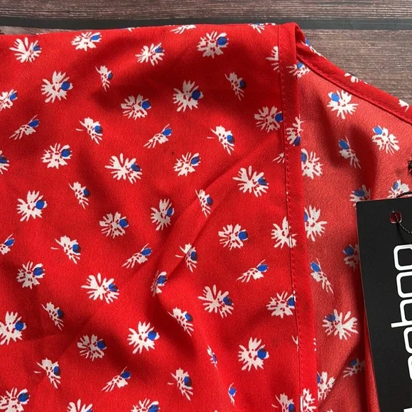 BOOHOO | Red floral short sleeve full length crossover jumpsuit - Picture 6 of 8